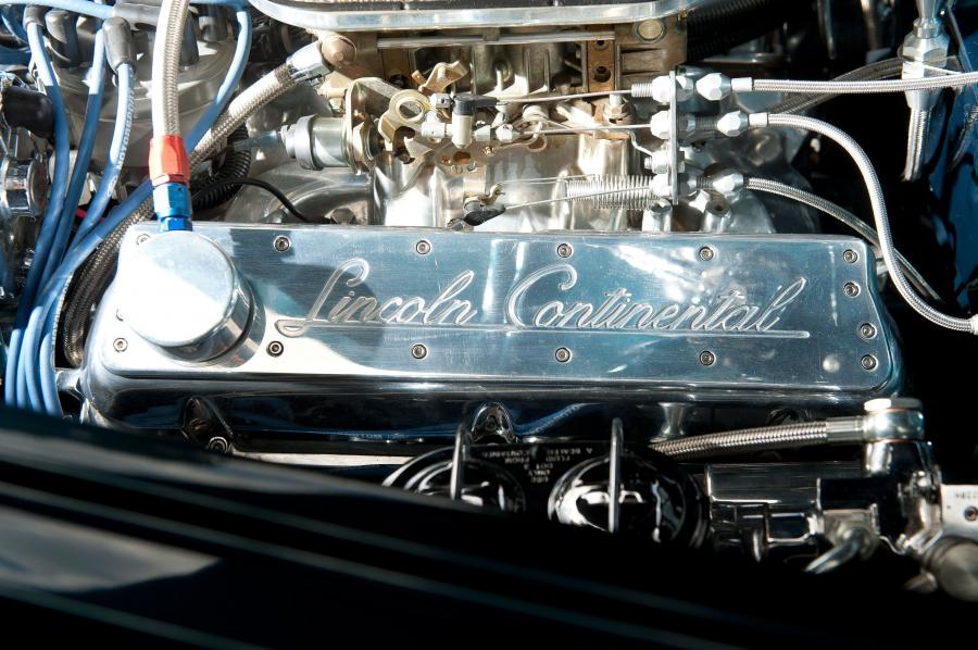  Lincoln Continental Resto-Rod Coupe 1941 года  (фото 10 из 18)